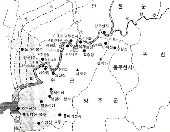 94년 육사박물관이 시행한 지표조사 결과에 따라 작성된 파주지역 군사유적도. 